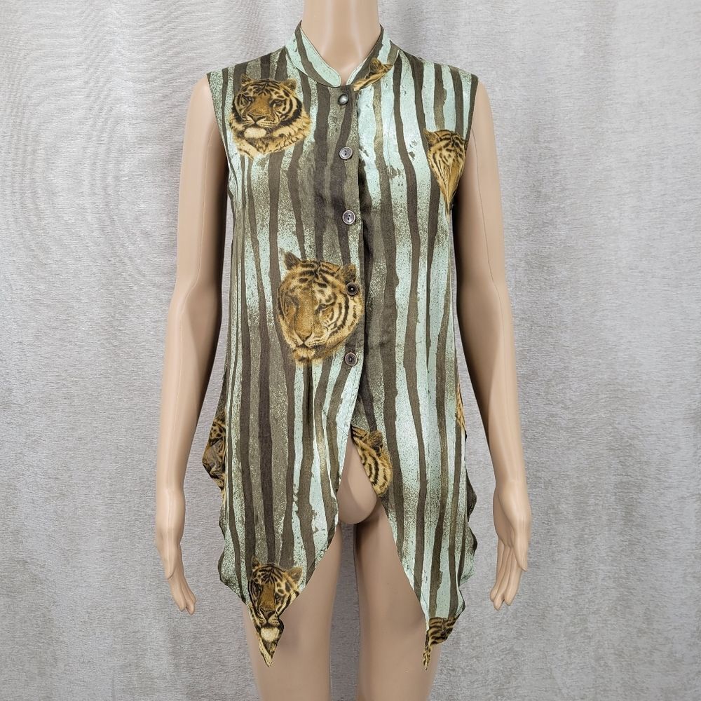 Vintage Tiger Face Abstract Zebra Stripes Print Sleeveless Button Up Blouse Top